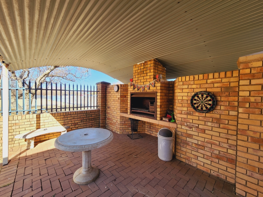 4 Bedroom Property for Sale in Heilige Akker North West
